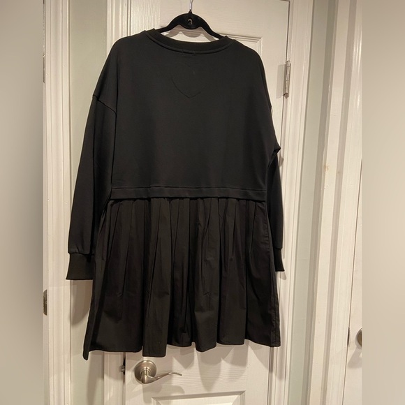 NWT Ugerlov Size S Black Oversized Pleated Skirt Long Sleeve Crew Mini Dress - Picture 11 of 13